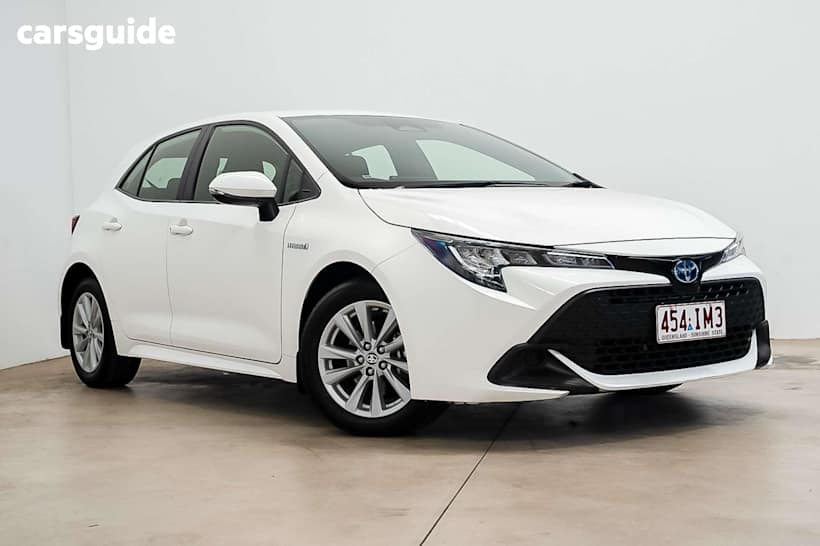 White 2023 Toyota Corolla Hatch ASCENT SPORT HYBRID F