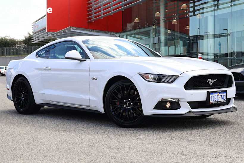 White 2017 Ford Mustang Coupe GT R
