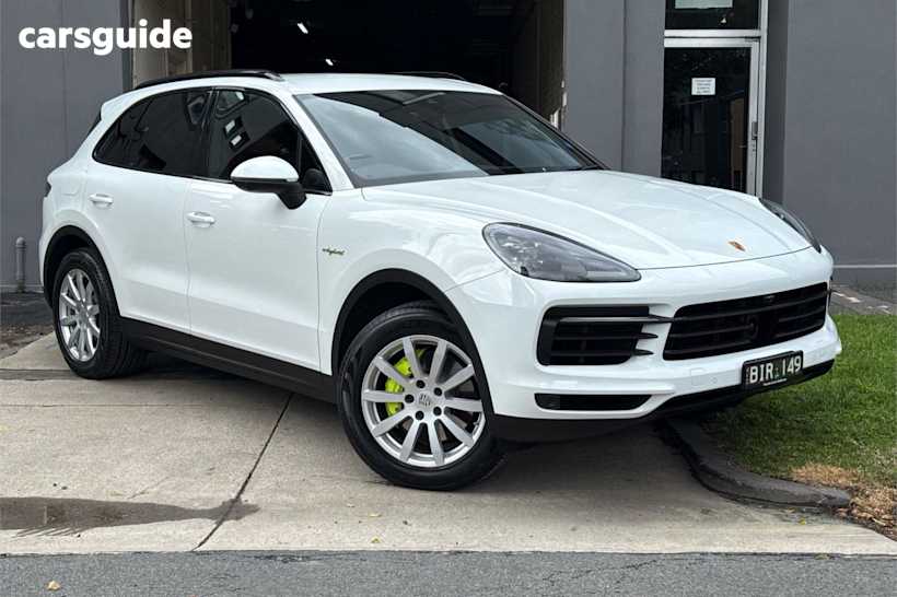 White 2019 Porsche Cayenne SUV E-HYBRID 4X4