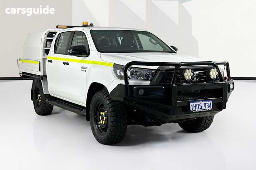 White 2022 Toyota Hilux Double Cab Chassis Sr (4X4)