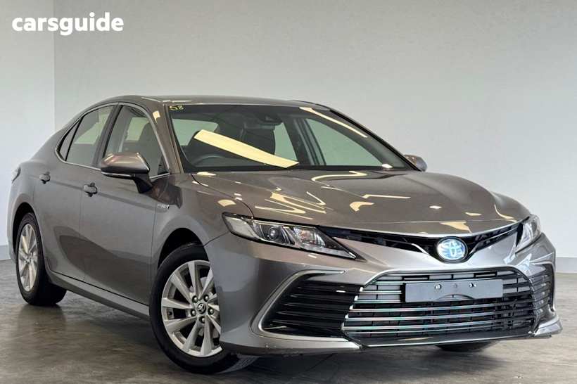 Silver 2023 Toyota Camry Sedan ASCENT F