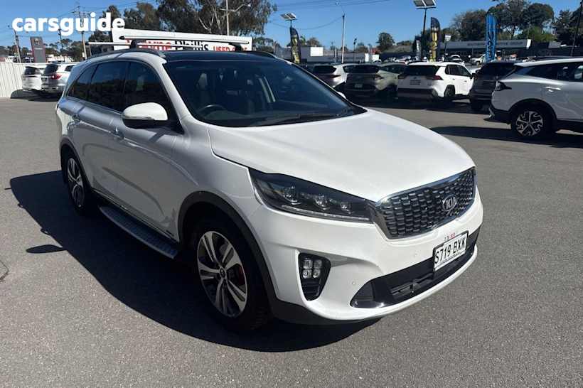 White 2018 Kia Sorento SUV GT-LINE 4X4