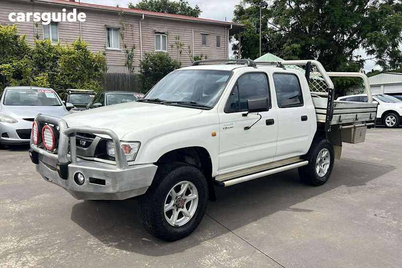 White 2004 Toyota Hilux Ute Tray 4X4