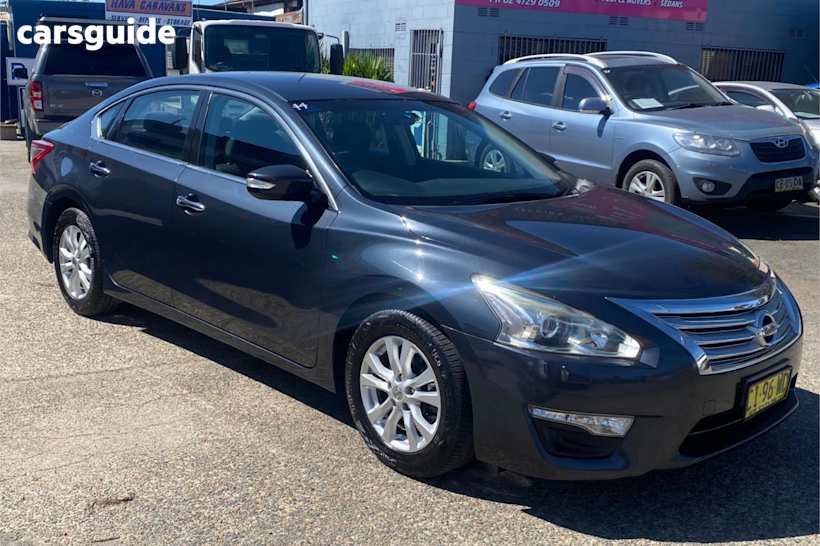 Blue 2014 Nissan Altima Sedan ST F
