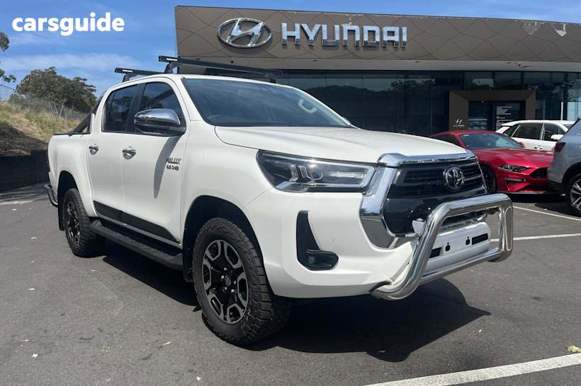 White 2023 Toyota Hilux Ute Tray SR5 4X4