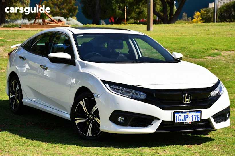 White 2017 Honda Civic Sedan RS F