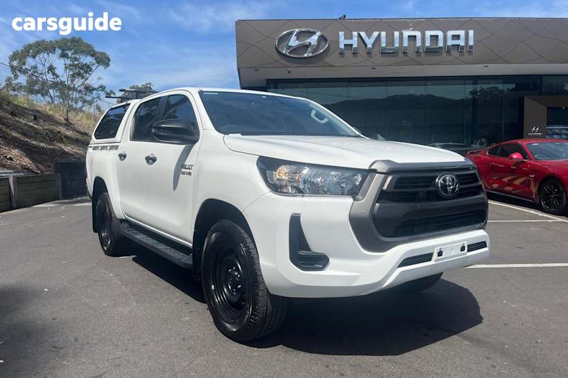 White 2022 Toyota Hilux Ute Tray SR 4X4