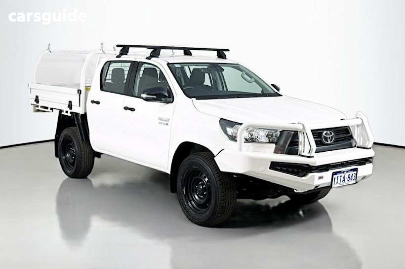 White 2022 Toyota Hilux Double Cab Pick Up Sr (4X4)