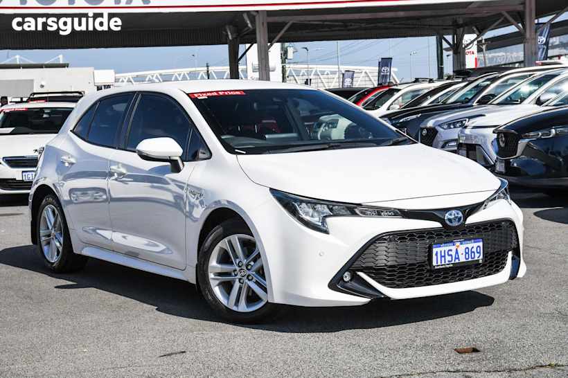 White 2022 Toyota Corolla Hatch SX HYBRID F