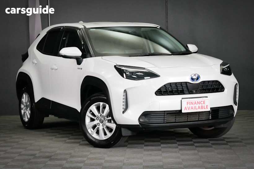 White 2023 Toyota Yaris Cross Wagon Gxl Hybrid