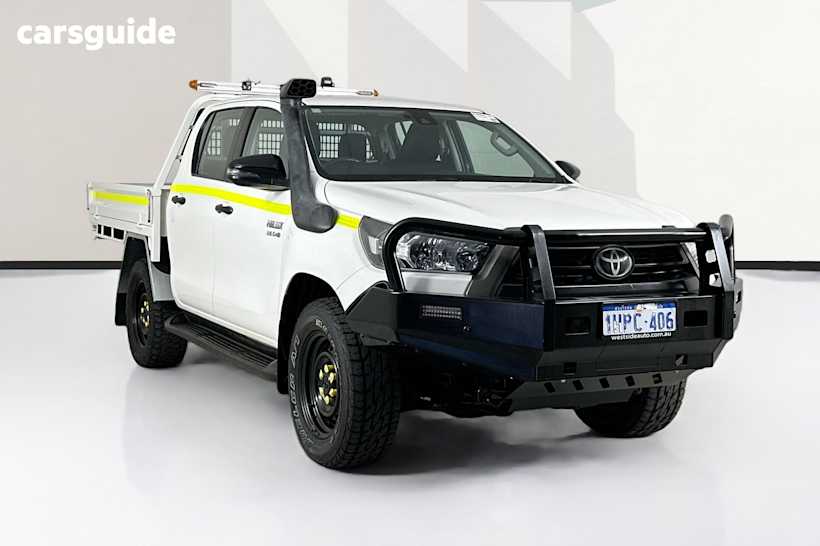 White 2022 Toyota Hilux Double Cab Chassis Sr (4X4)