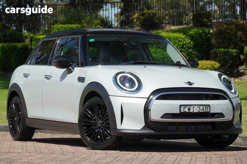 White 2022 Mini Hatch Hatch COOPER CLASSIC F