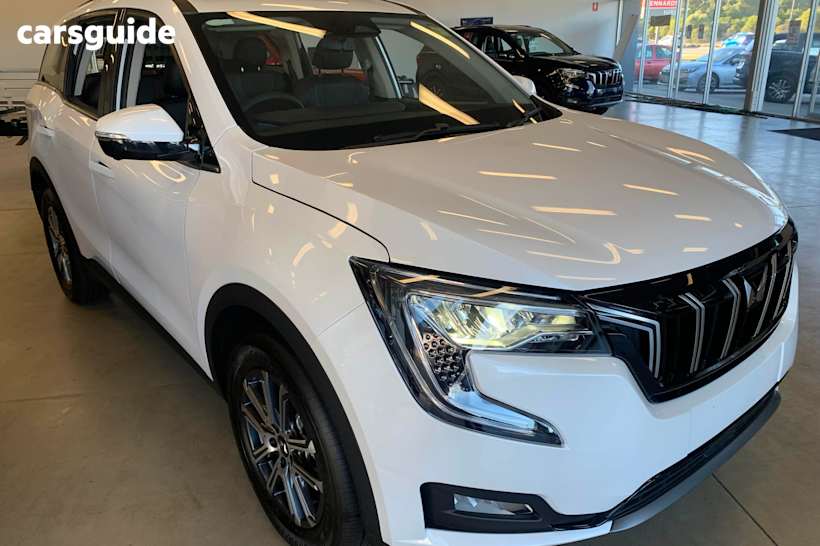White 2025 Mahindra XUV700 SUV AX7L F