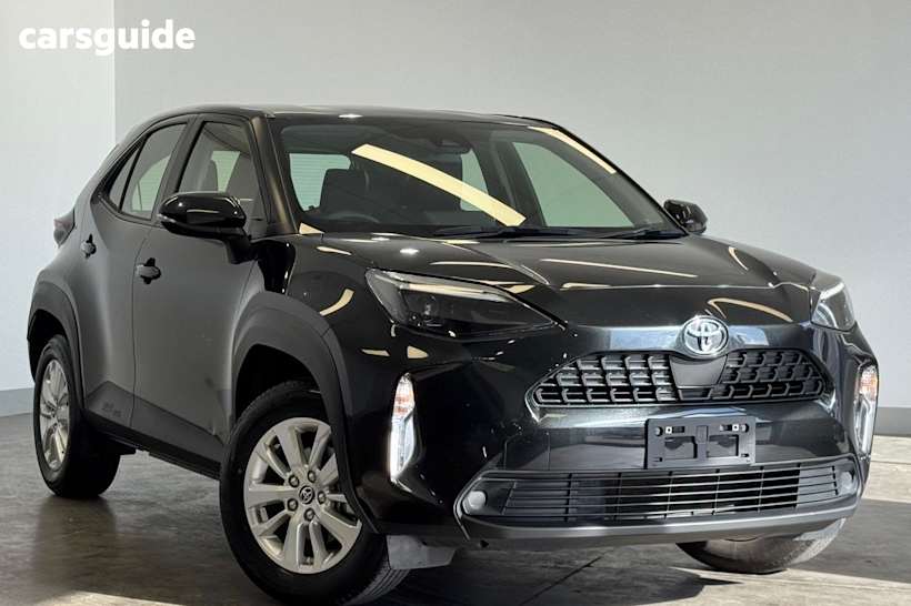 Black 2023 Toyota Yaris Cross SUV GX F