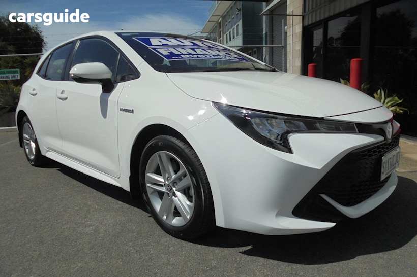 White 2020 Toyota Corolla Hatch ASCENT SPORT HYBRID F