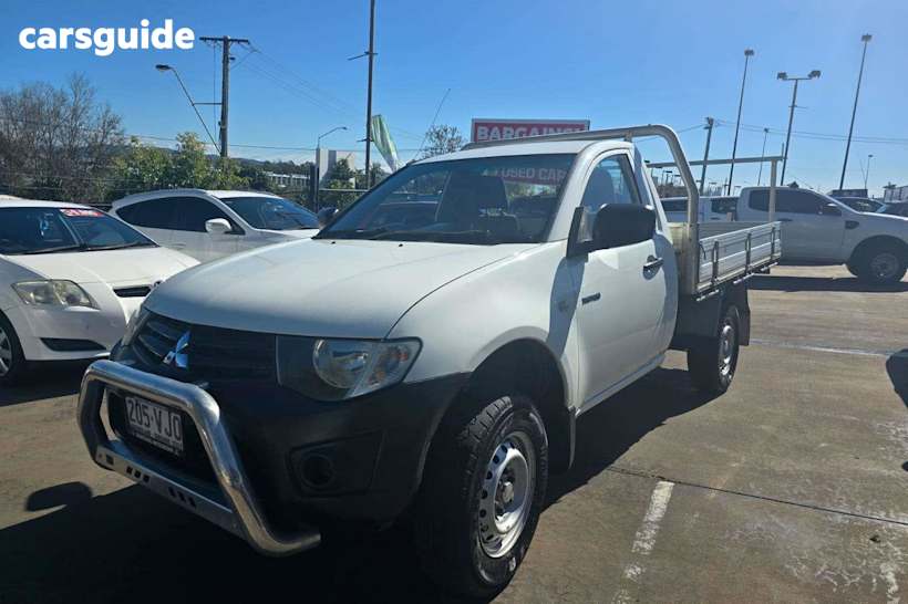 White 2014 Mitsubishi Triton Ute Tray GL R