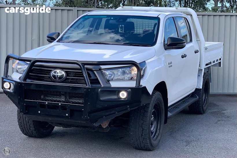 White 2022 Toyota Hilux Double Cab Chassis Sr (4X4)