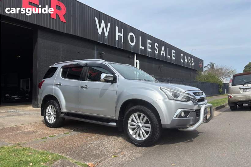 Silver 2017 Isuzu MU-X SUV LS-T R