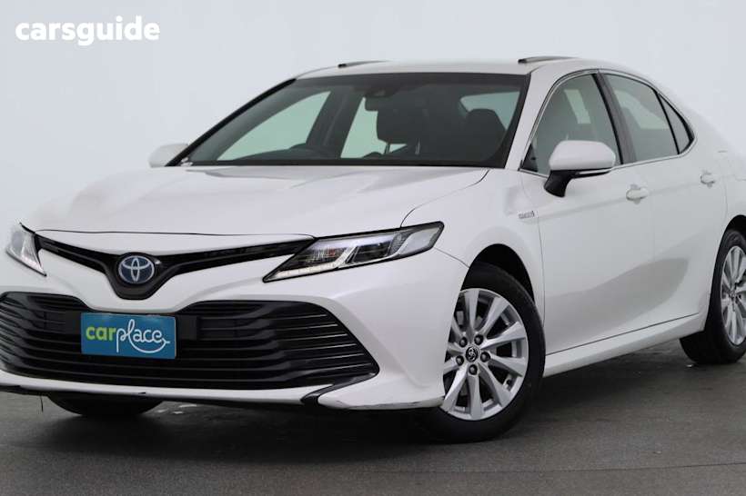 White 2019 Toyota Camry Sedan Ascent (Hybrid)