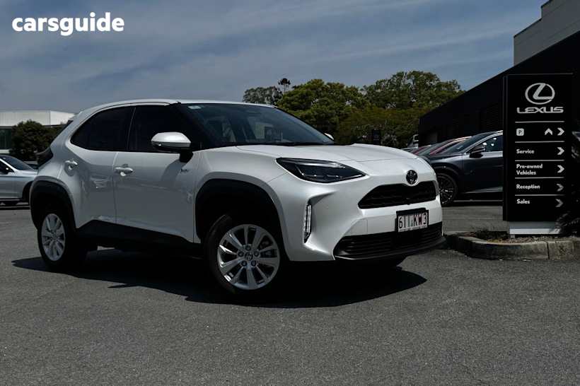 White 2024 Toyota Yaris Cross Wagon Gxl Hybrid