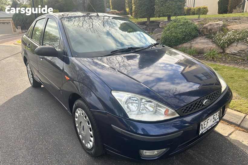 Blue 2005 Ford Focus Sedan Cl