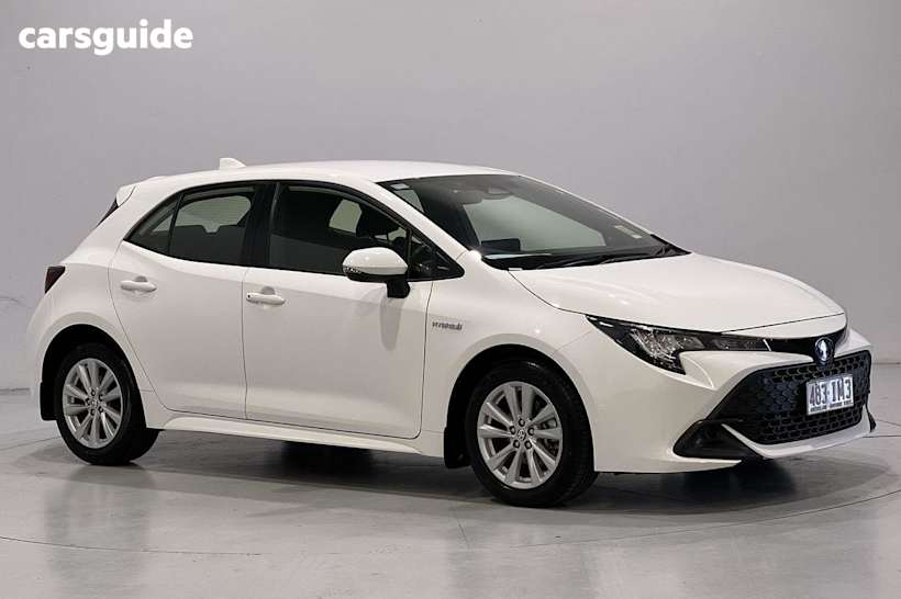 White 2023 Toyota Corolla Hatch ASCENT SPORT HYBRID F