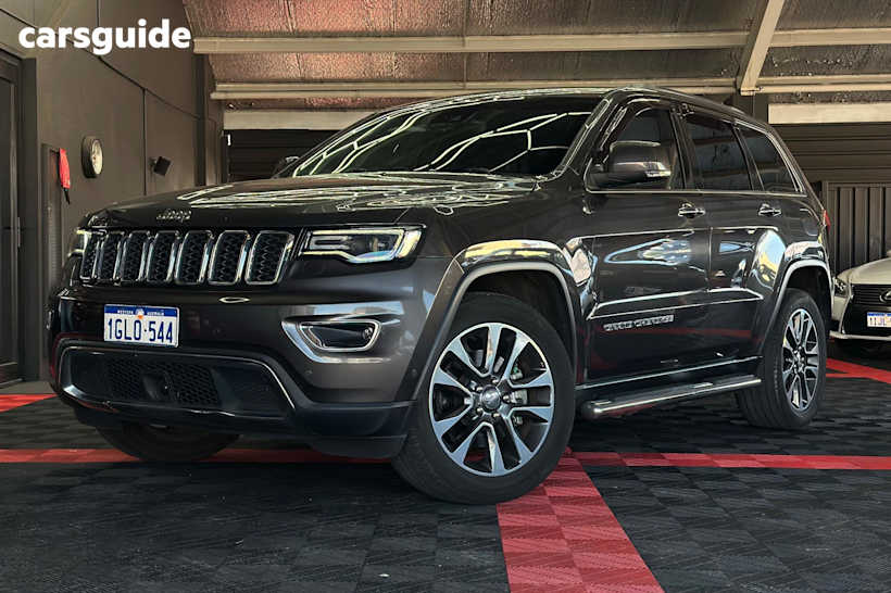 Black 2017 Jeep Grand Cherokee SUV LIMITED 4X4