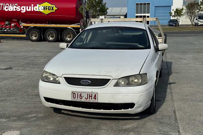 White 2004 Ford Falcon Cab Chassis Xls