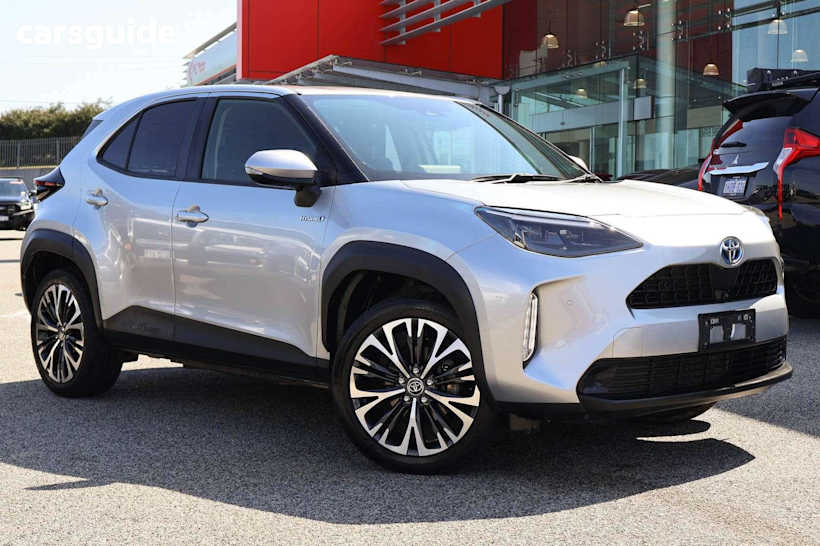 Silver 2020 Toyota Yaris Cross SUV URBAN 4X4