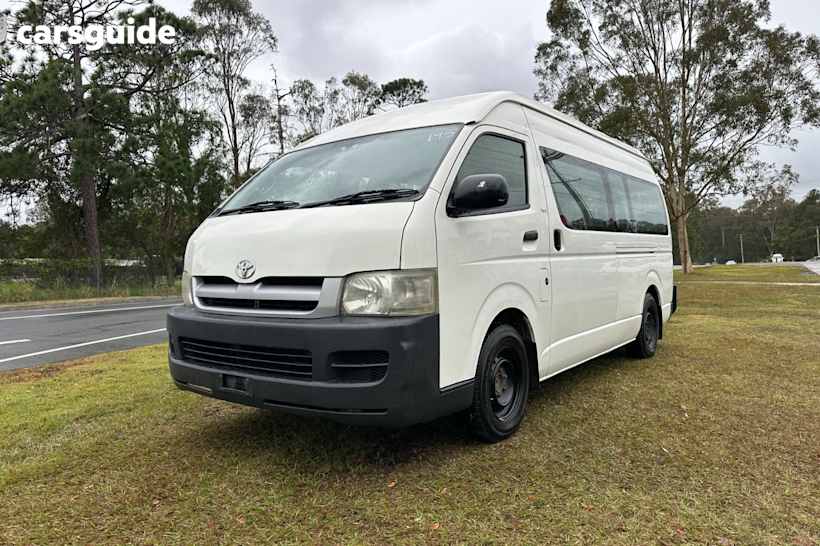 White 2007 Toyota HiAce Bus Commuter