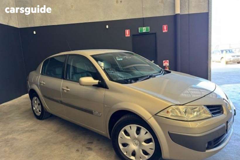Gold 2007 Renault Megane Sedan Expression