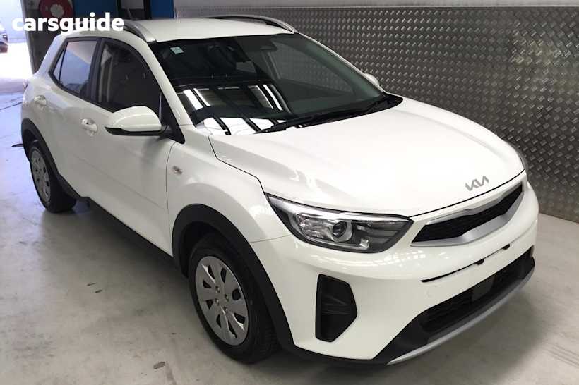 White 2022 Kia Stonic SUV S F