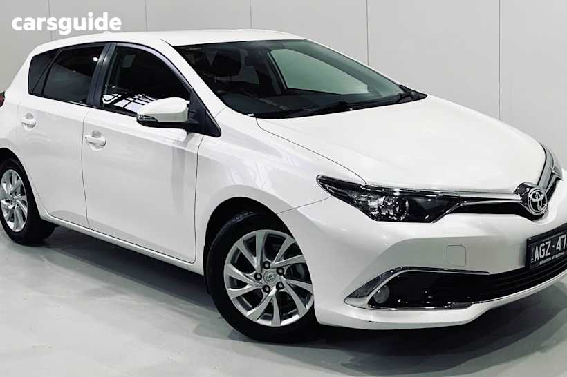 White 2015 Toyota Corolla Hatch ASCENT SPORT F