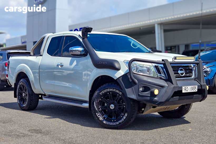 White 2017 Nissan Navara Ute Tray ST-X 4X4
