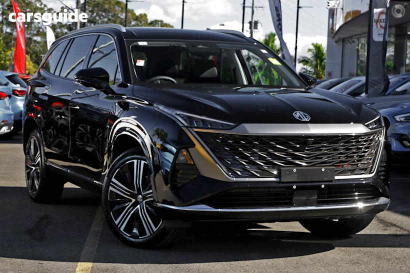 Black 2025 MG Qs SUV ESSENCE 4X4