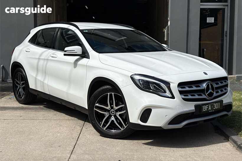 White 2018 Mercedes-Benz GLA-Class SUV GLA180 F