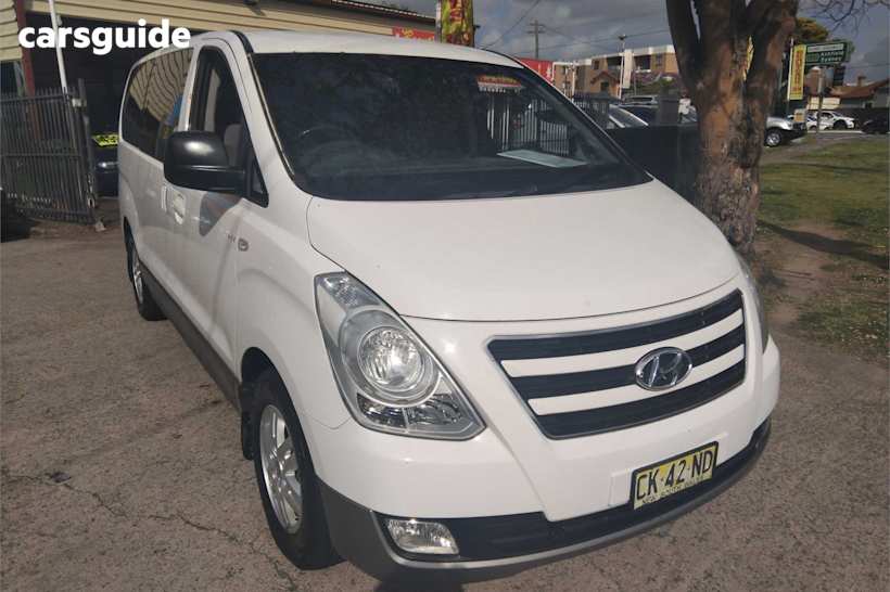 White 2016 Hyundai Imax SUV