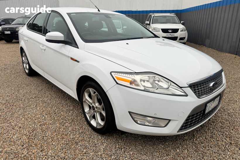 White 2009 Ford Mondeo Sedan Tdci