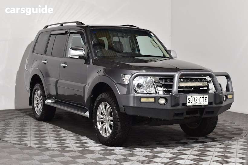 Grey 2017 Mitsubishi Pajero SUV GLX 4X4