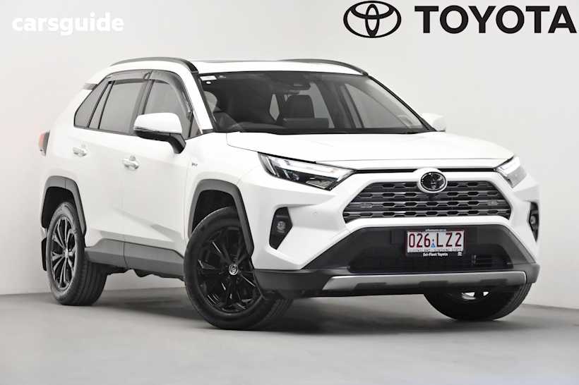 White 2024 Toyota RAV4 SUV CRUISER 4X4