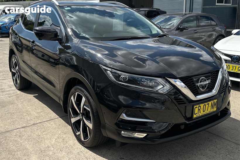 Black 2018 Nissan Qashqai SUV N-TEC F