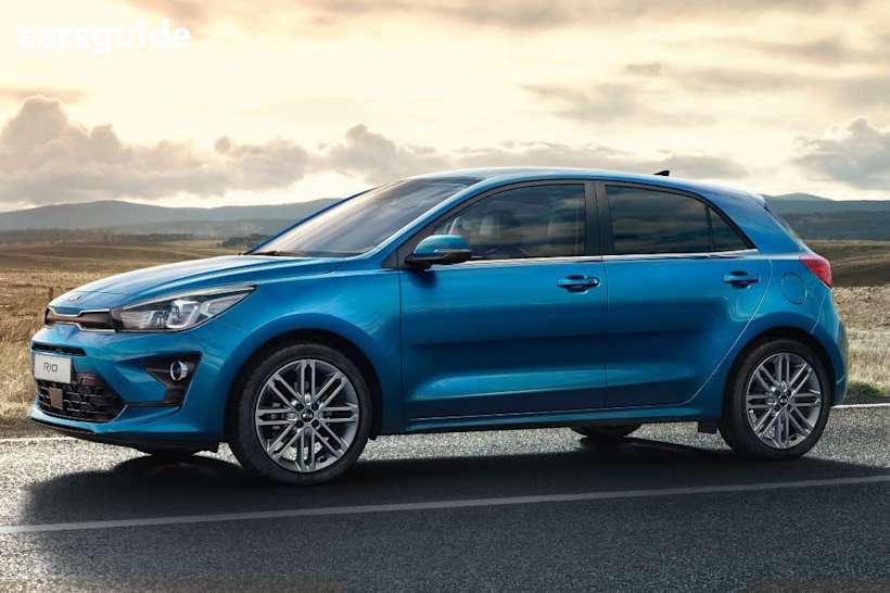 White 2021 Kia RIO Hatchback S