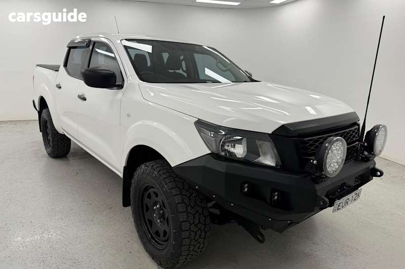 White 2022 Nissan Navara Dual Cab Pick-up Sl (4X4)
