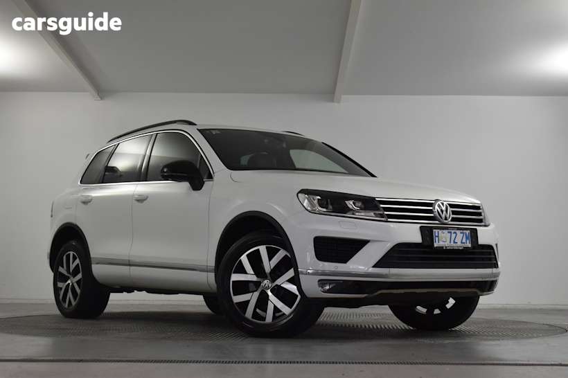 White 2019 Volkswagen Touareg SUV MONOCHROME 4WD