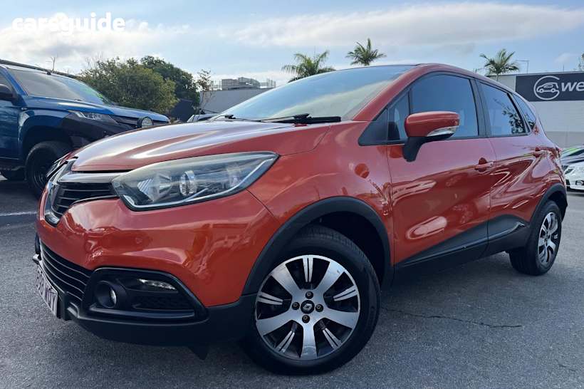 Orange 2015 Renault Captur SUV EXPRESSION F