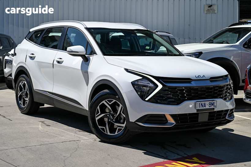 White 2021 Kia Sportage SUV S F