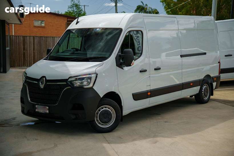 White 2025 Renault Master Commercial PRO 110KW F