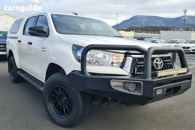 White 2018 Toyota Hilux Ute Tray SR 4X4