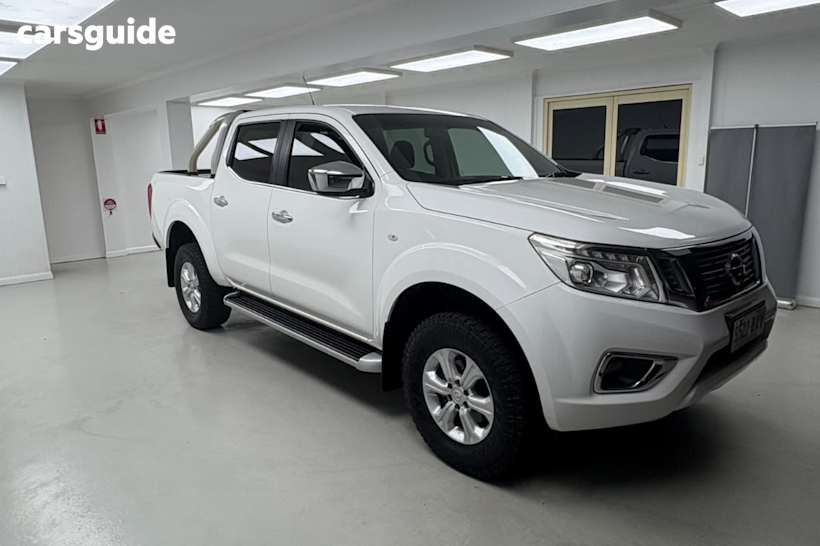 White 2018 Nissan Navara Dual Cab Pick-up St (4X4)
