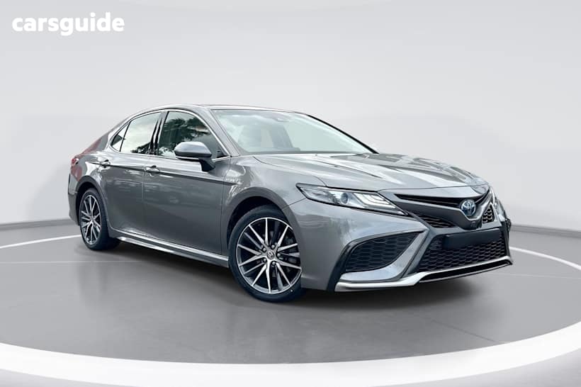 Silver 2021 Toyota Camry Sedan Sl